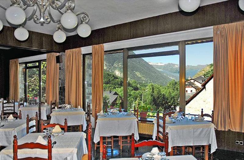 Hotel Garona Salardú Exteriör bild